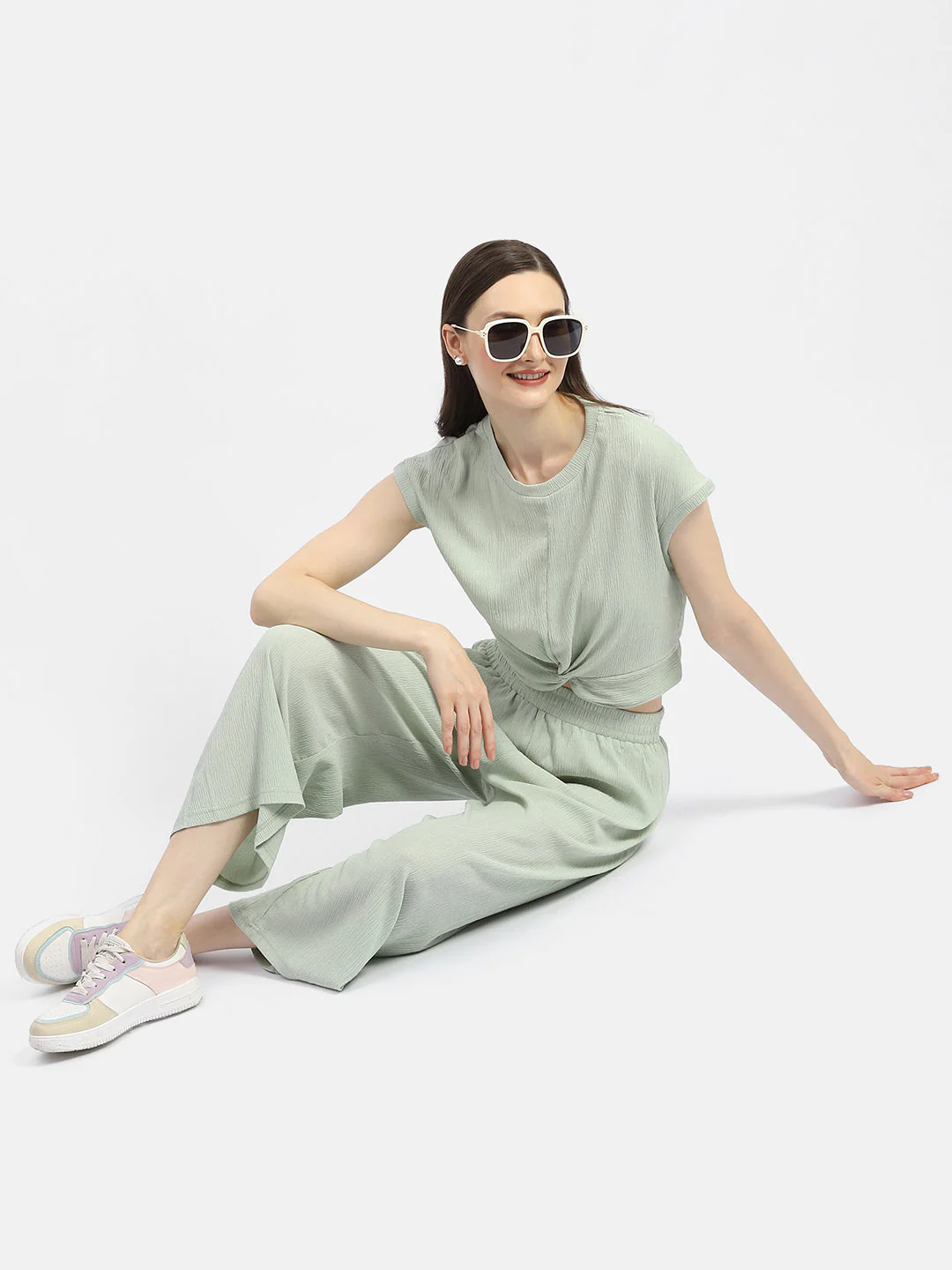 Madame Textured Mint Green Knotted Co-Ord Set - Image 2