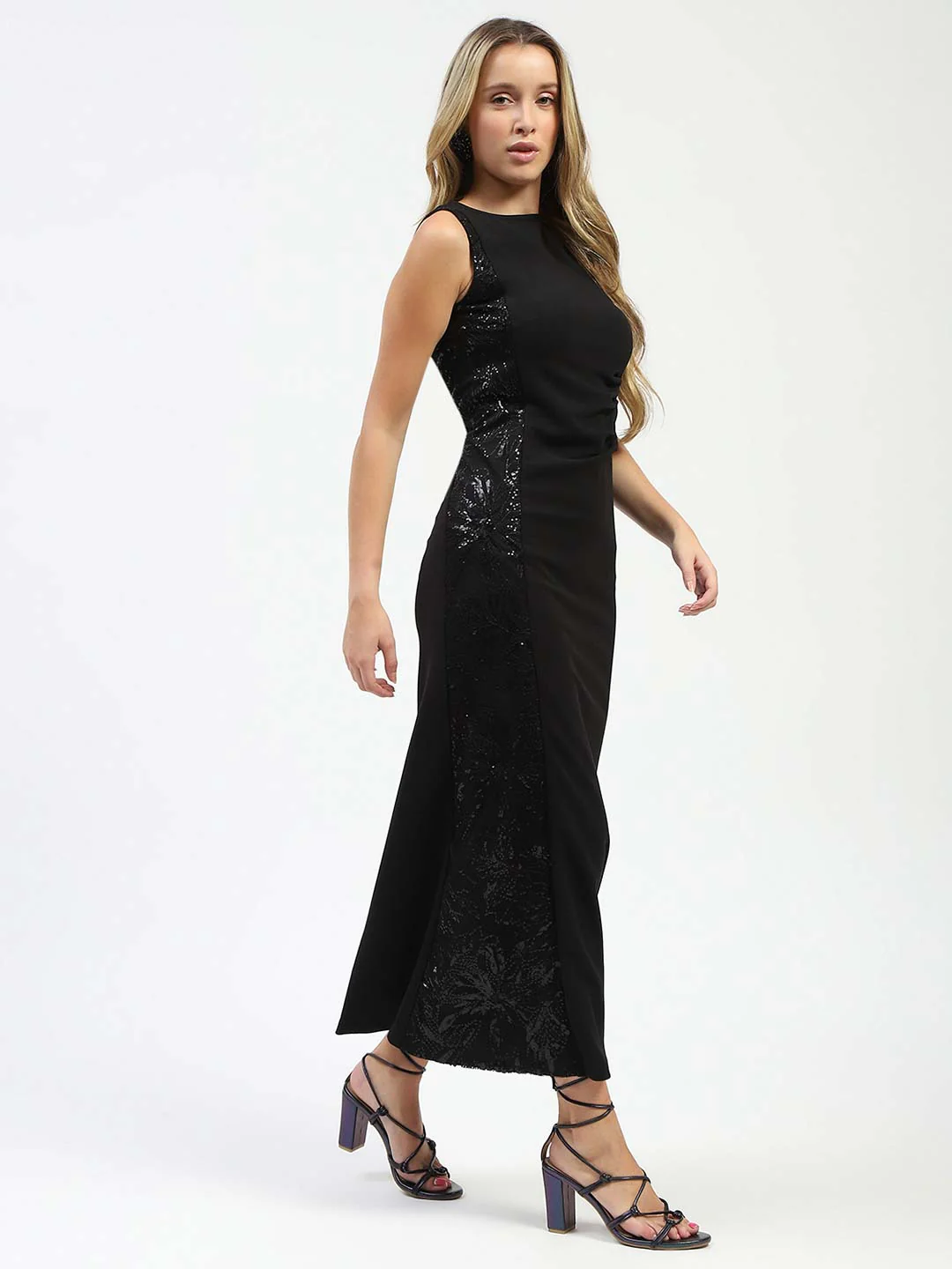 Madame Black Sequin Detailing Sleeveless Dress - Image 3