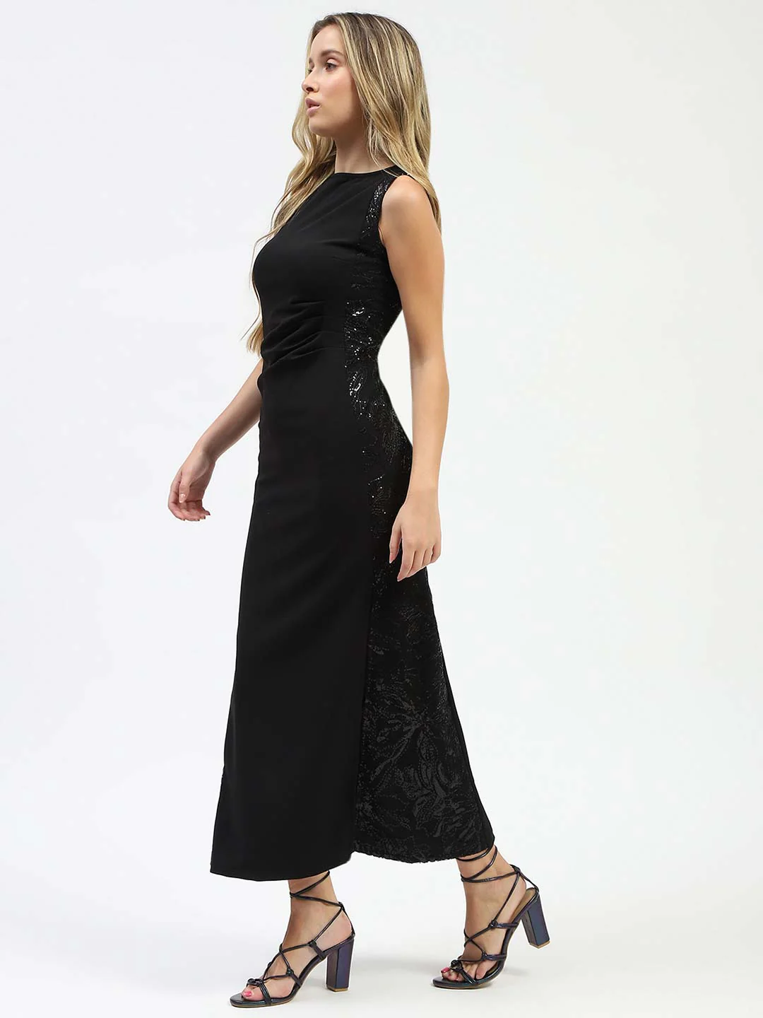 Madame Black Sequin Detailing Sleeveless Dress - Image 4