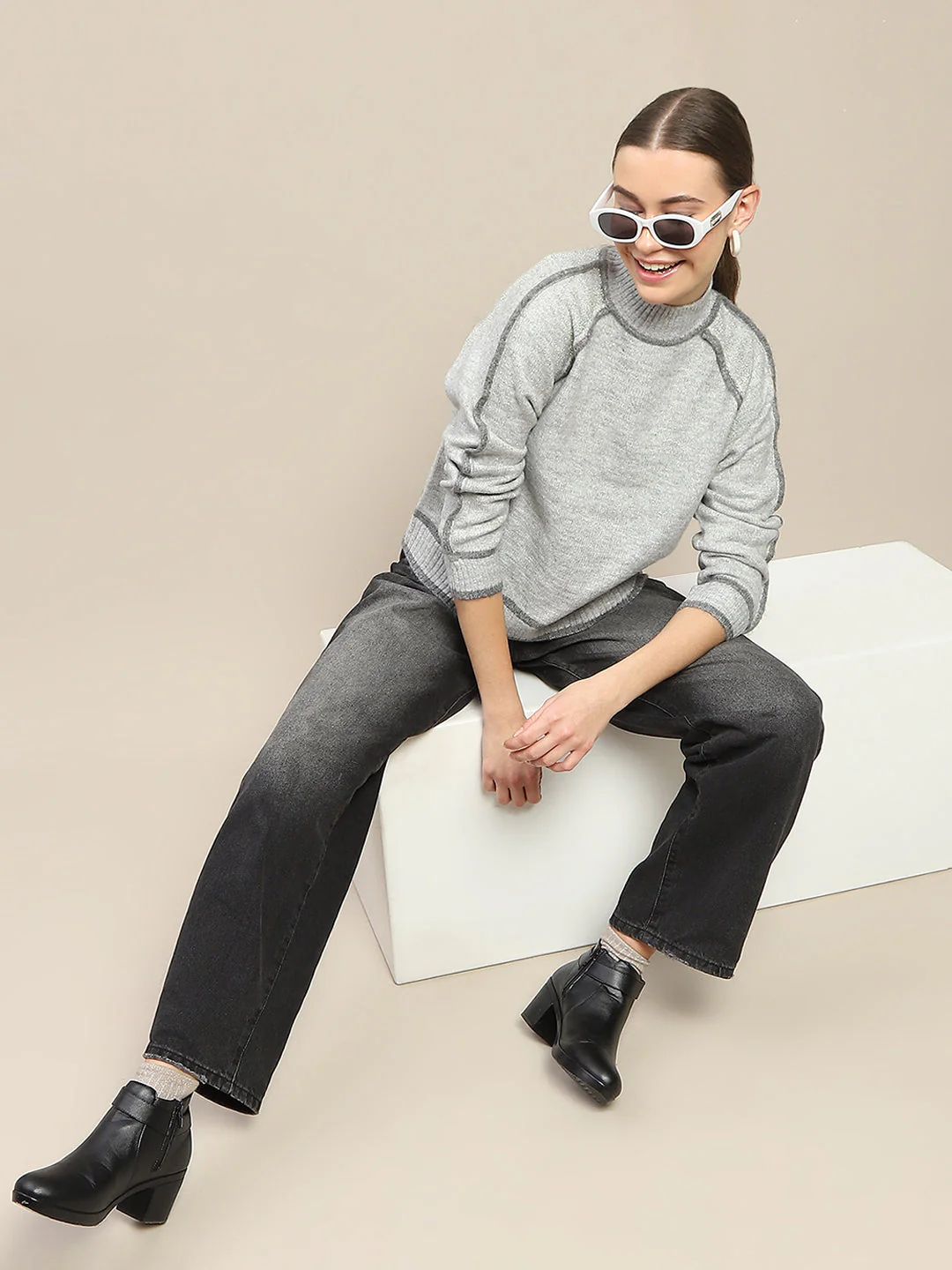Madame Contrast Trimming Grey Sweater - Image 2