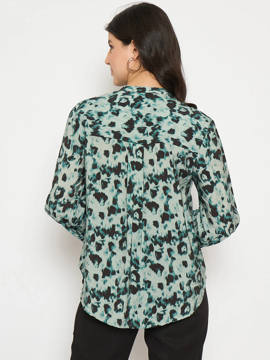 Madame Button Detailed Printed Green Chambray Top - Image 6