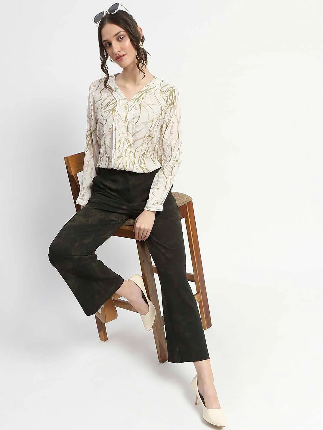 Madame Jacquard Straight Fit Flared Green Trousers - Image 5