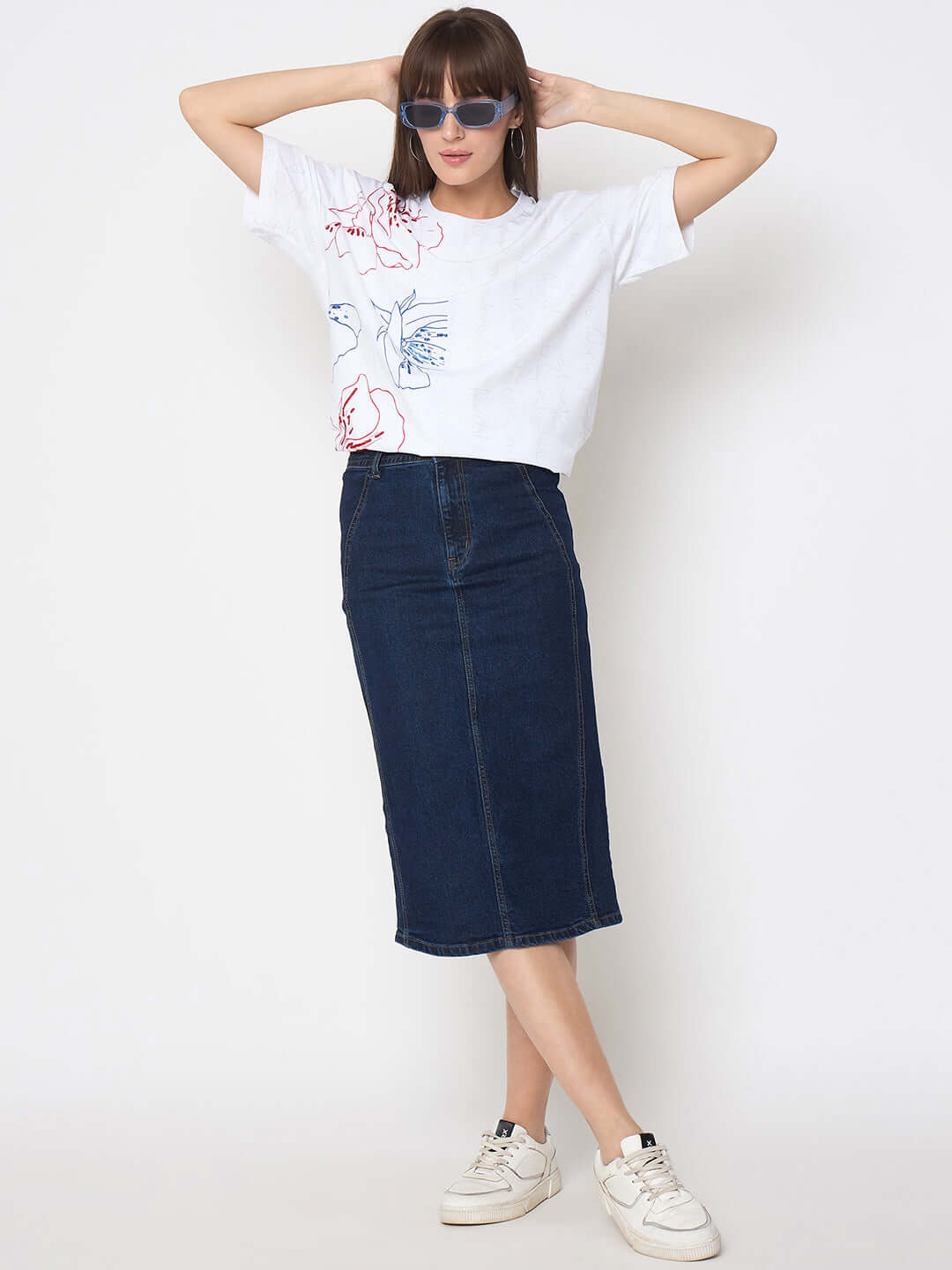 Madame Printed Handwork Detail White Sinker T-shirt - Image 2