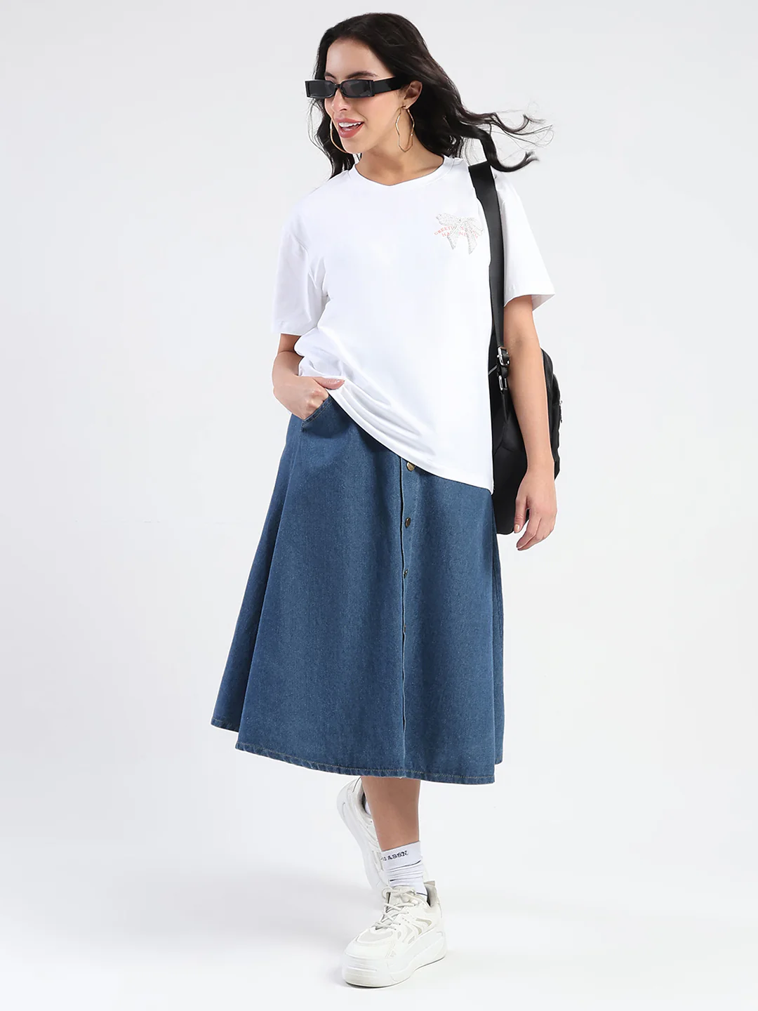 Madame Accessory Patch Detail Graphic Print White T-shirt - Image 2