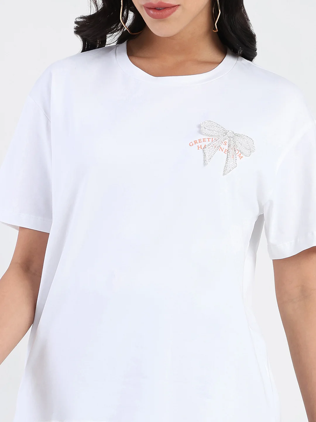 Madame Accessory Patch Detail Graphic Print White T-shirt - Image 7