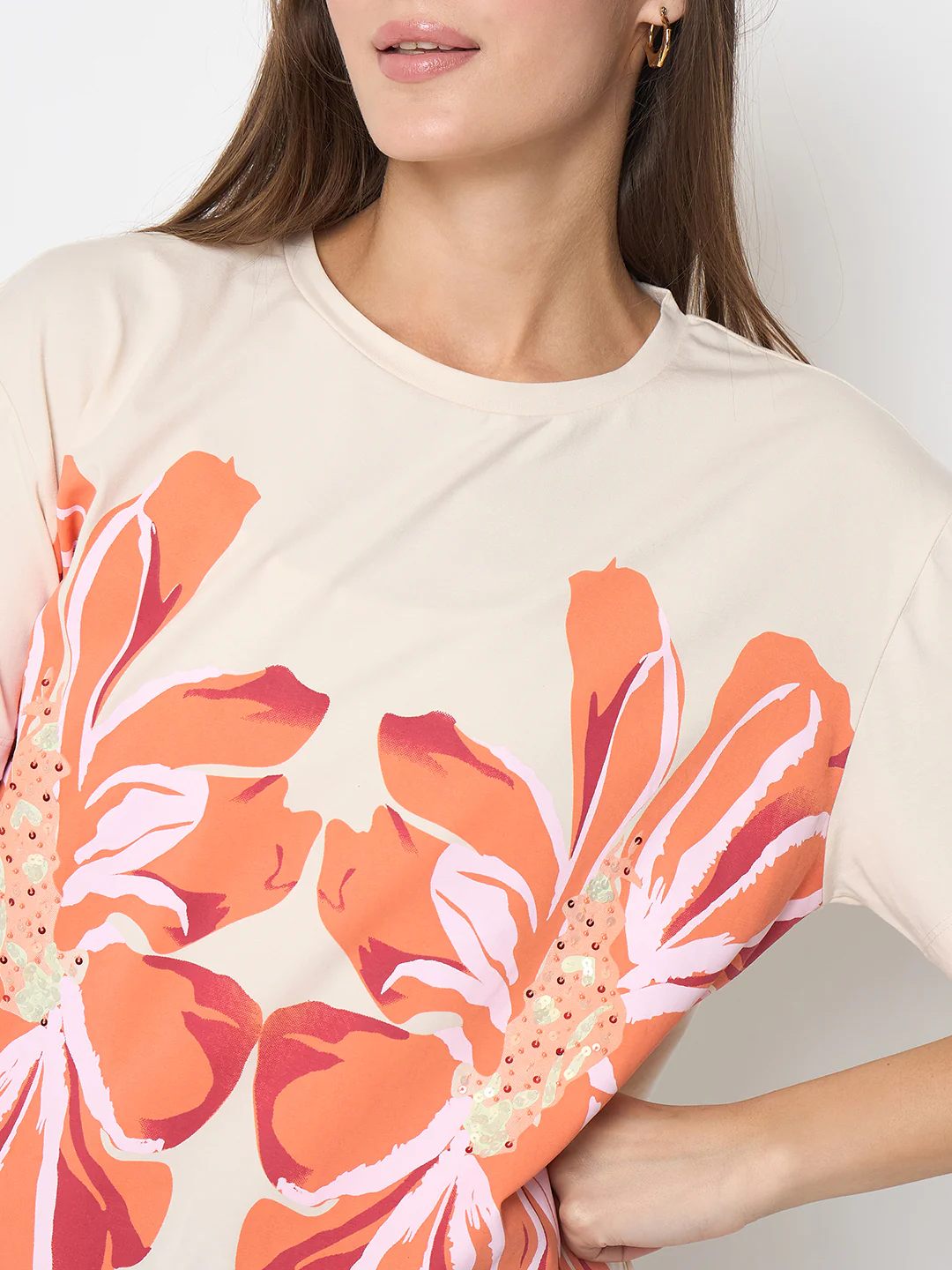 Madame Printed and Handwork Detailed Beige Sinker T-shirt - Image 7