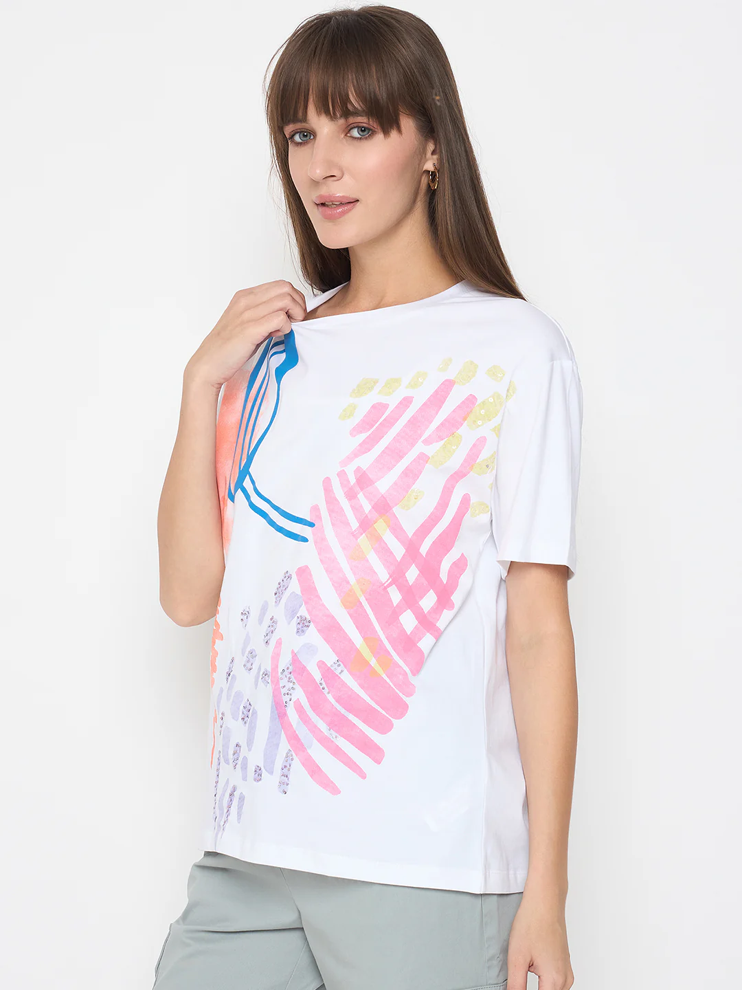 Madame Handwork Detail with Graphic Print White T-shirt - Image 5