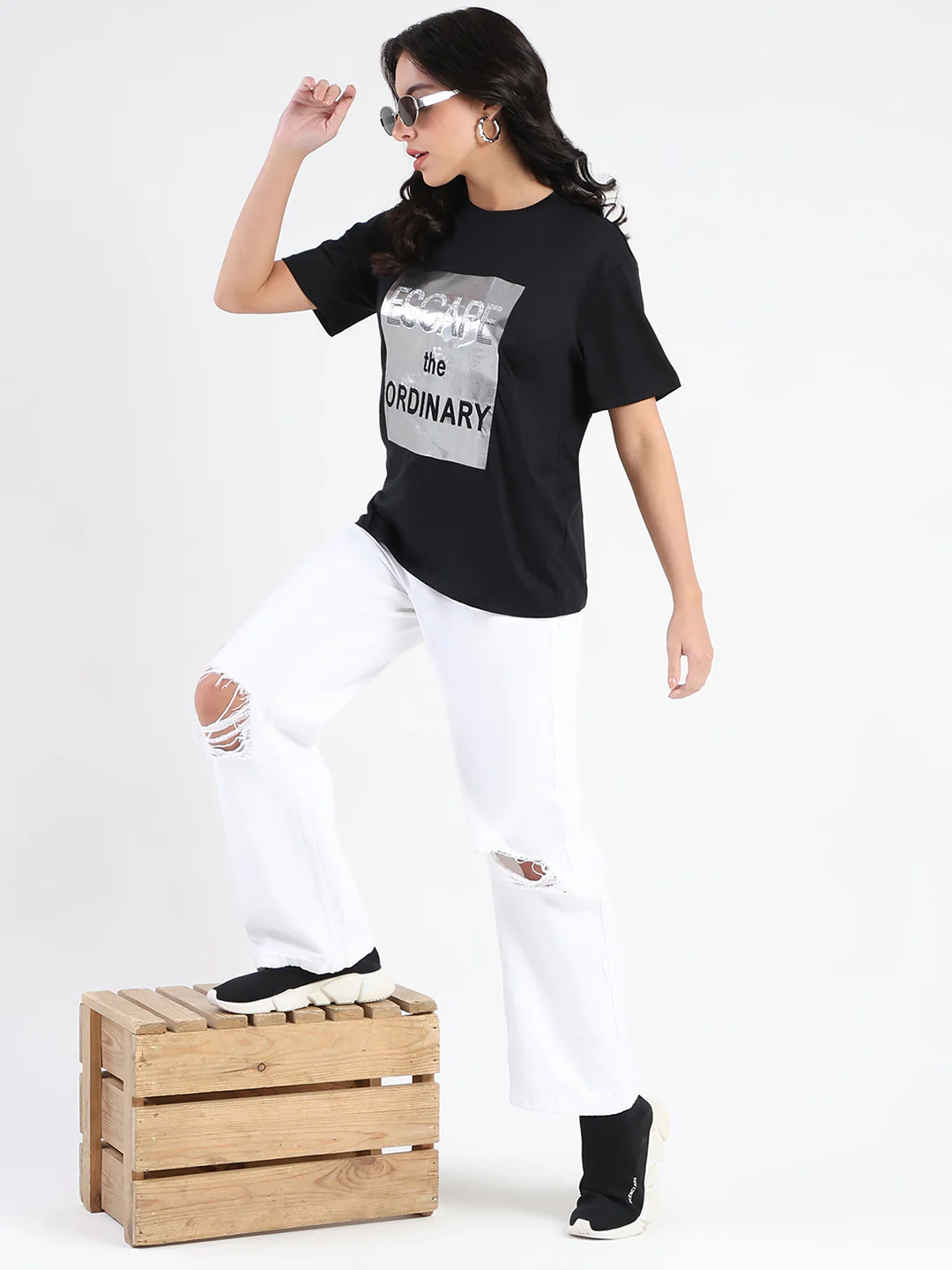 Madame Swarovski Detailed Graphic Print Black Cotton T-shirt - Image 2