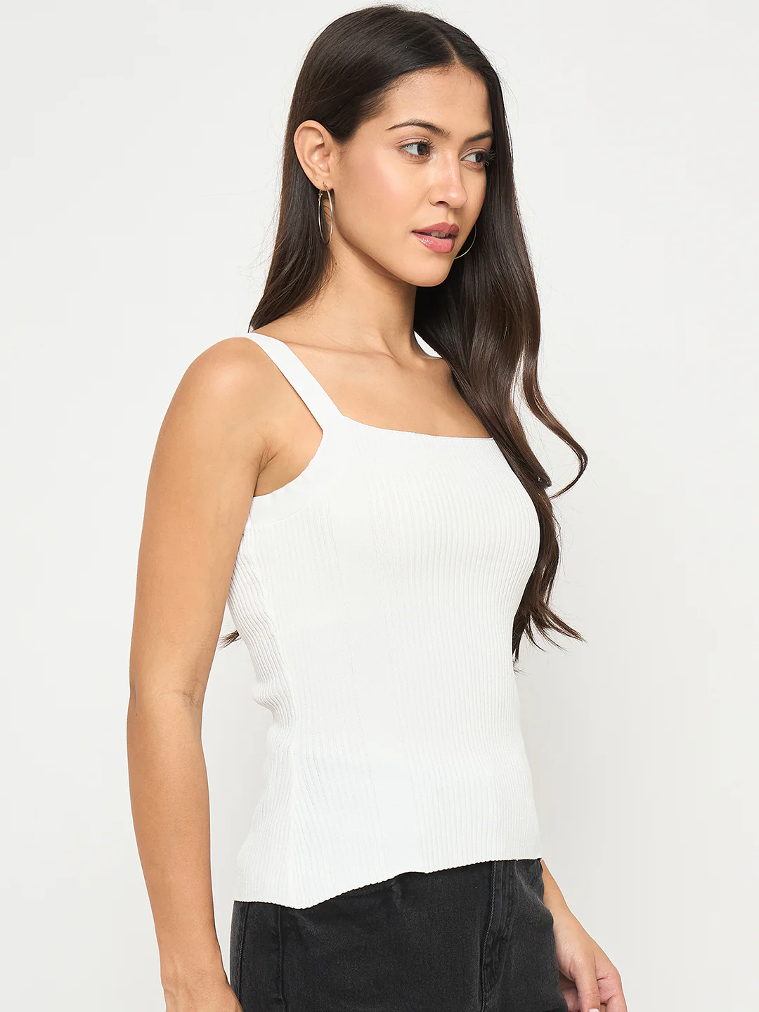 Madame Ribbed Sleeveless White Knitted Top - Image 4