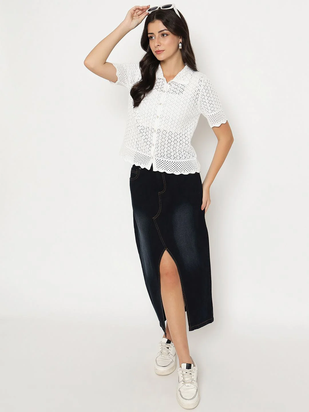 Madame Scalloped Hem White Knitted Polo Top - Image 2