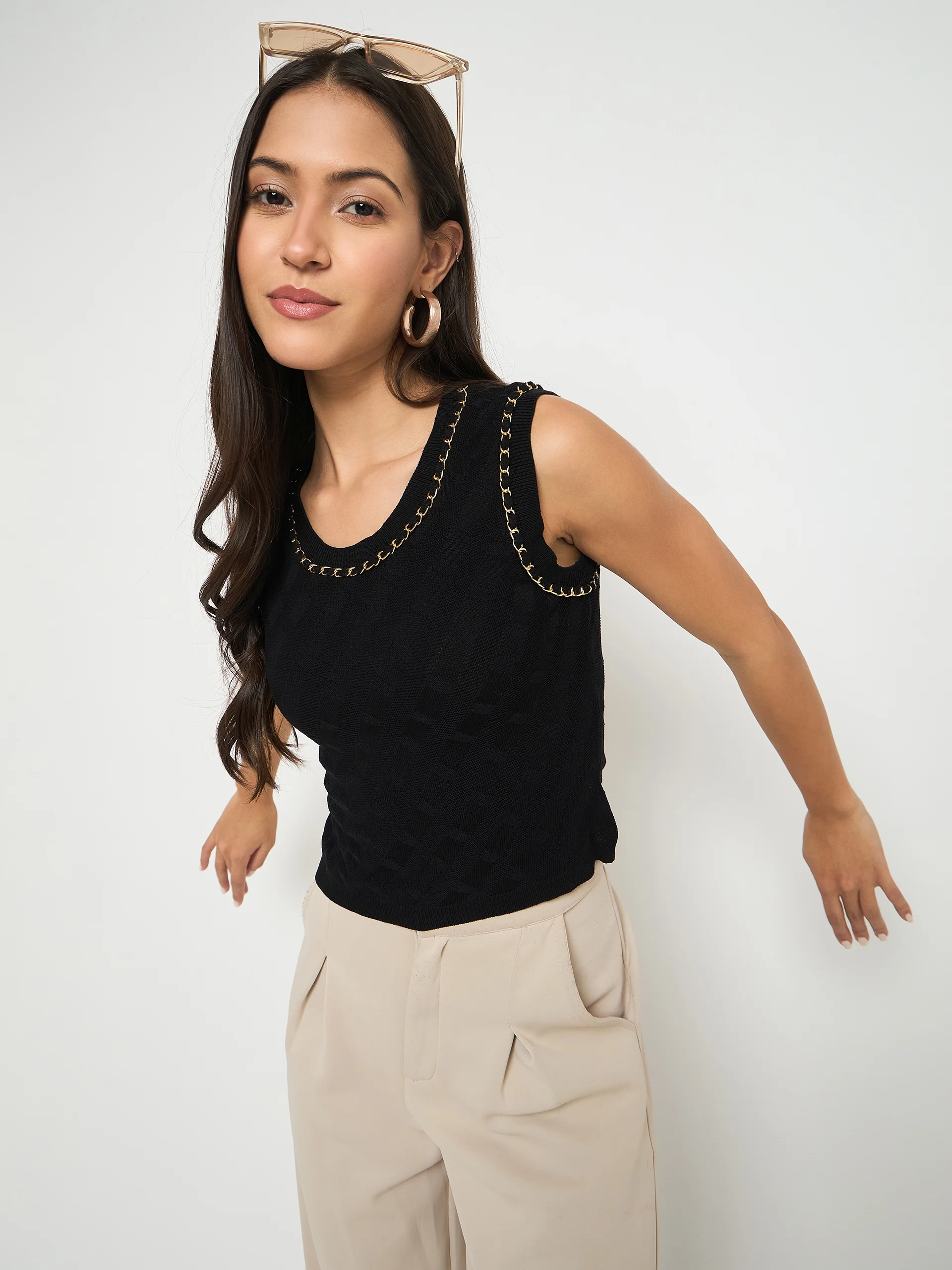 Madame Chain Accented Sleeveless Black Knitted Top