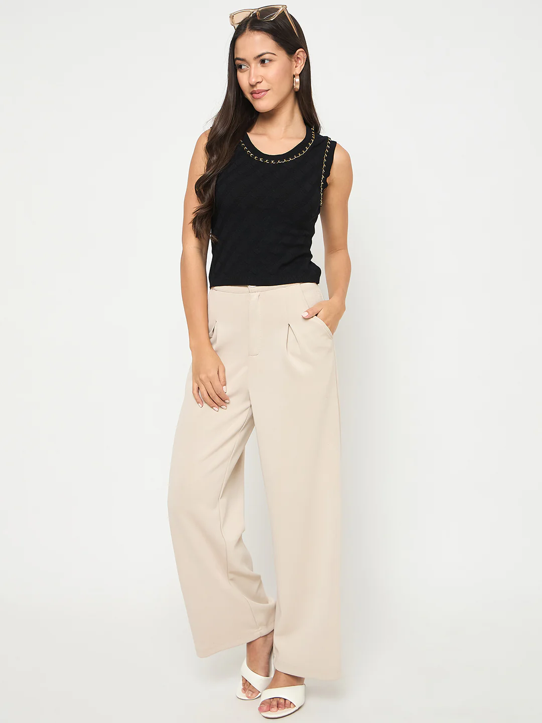 Madame Chain Accented Sleeveless Black Knitted Top - Image 2