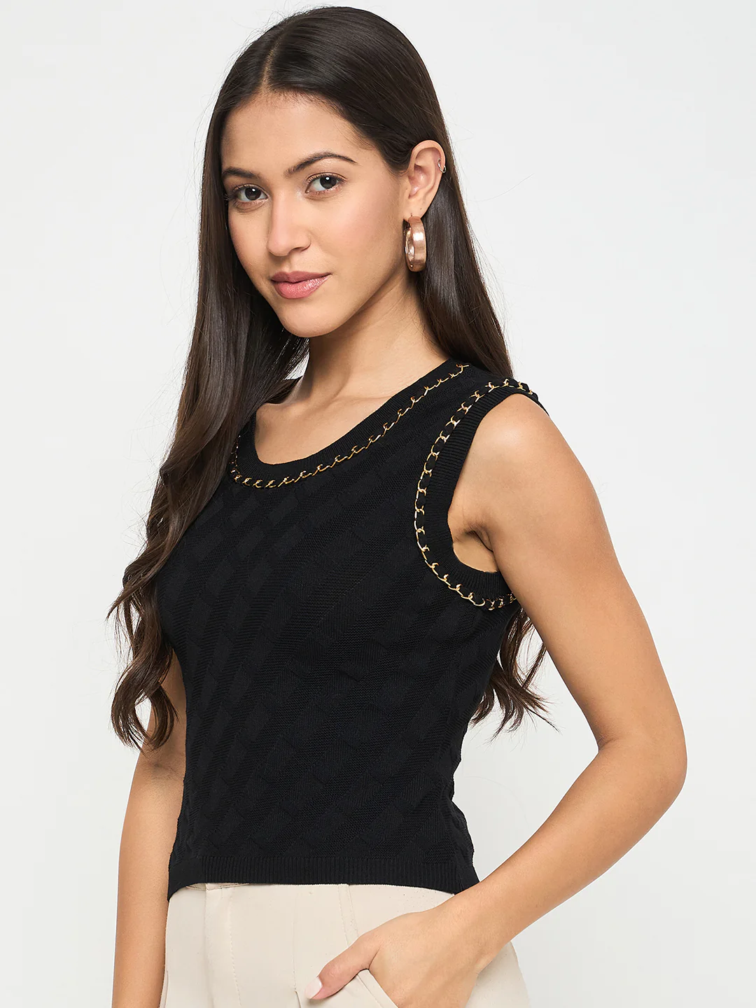 Madame Chain Accented Sleeveless Black Knitted Top - Image 5