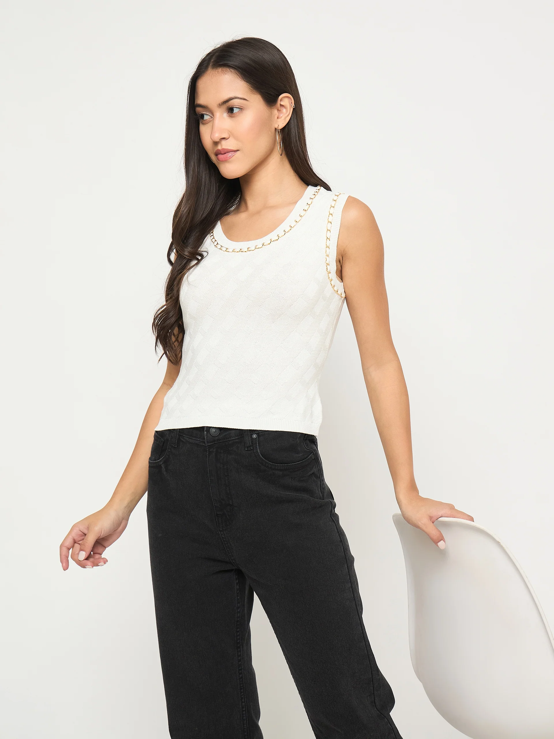 Madame Chain Accented Sleeveless White Knitted Top