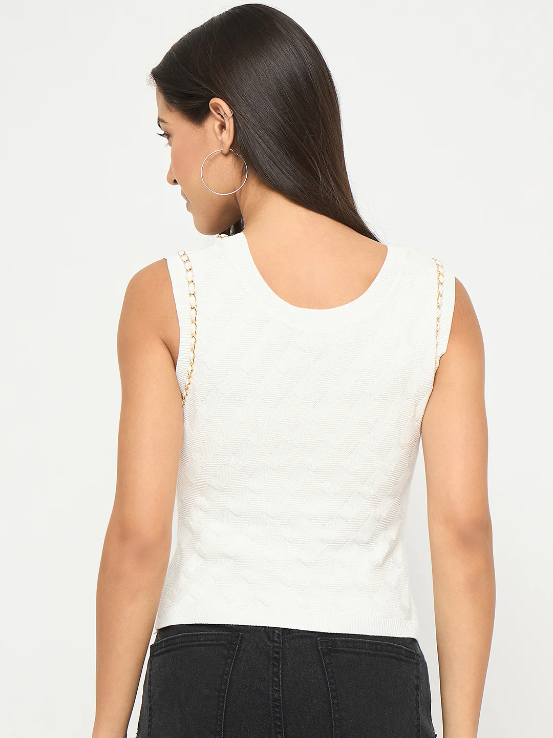 Madame Chain Accented Sleeveless White Knitted Top - Image 6
