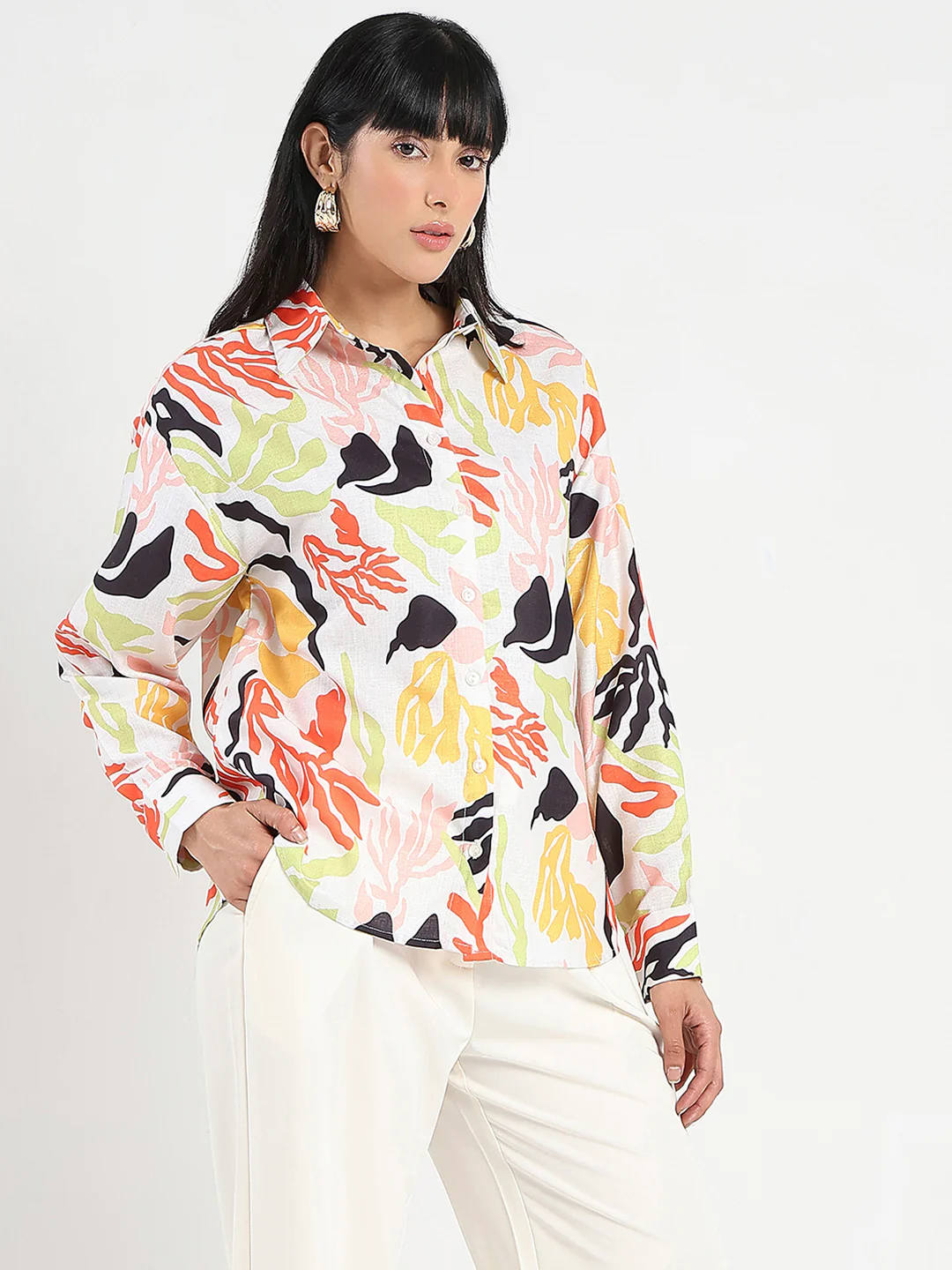 Madame Abstract Print Buttoned Off White Linen Shirt - Image 4