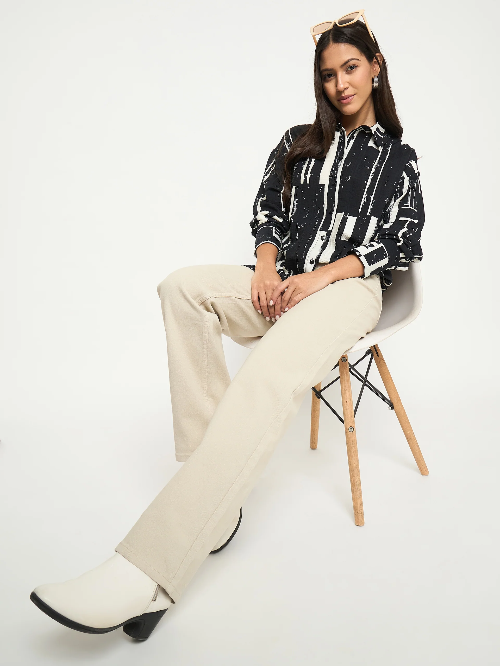 Madame Straight Fit Cotton Blend Solid Beige Jeans - Image 3