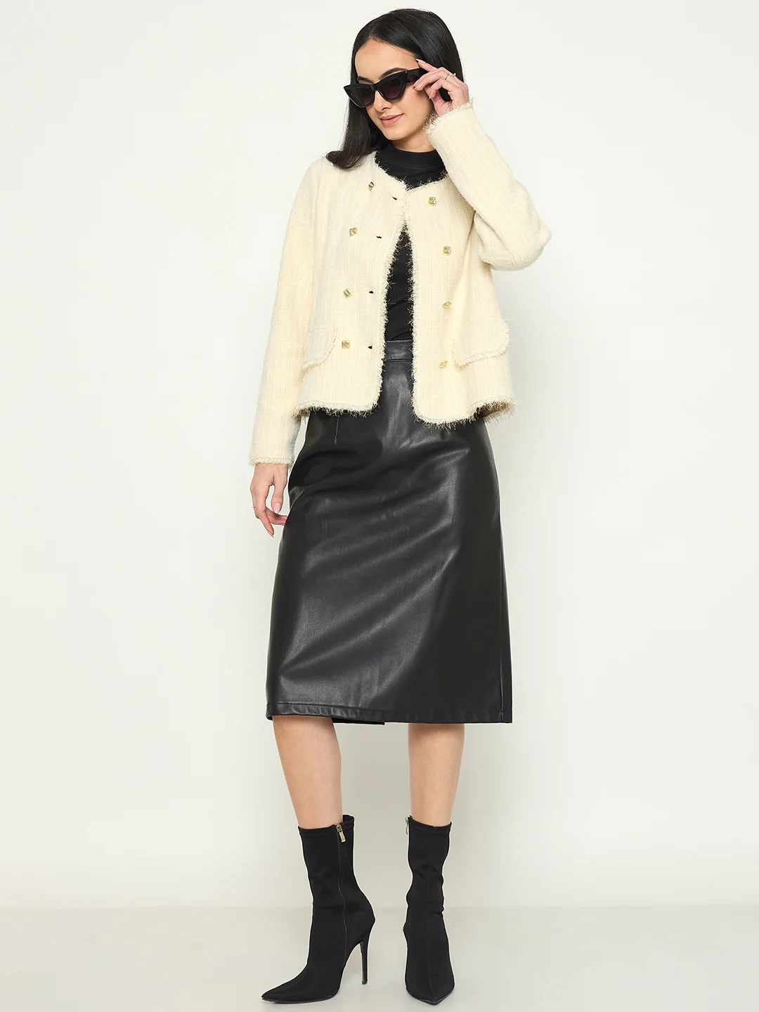 Madame White Cardigan with Buttons and front pockets - Image 3