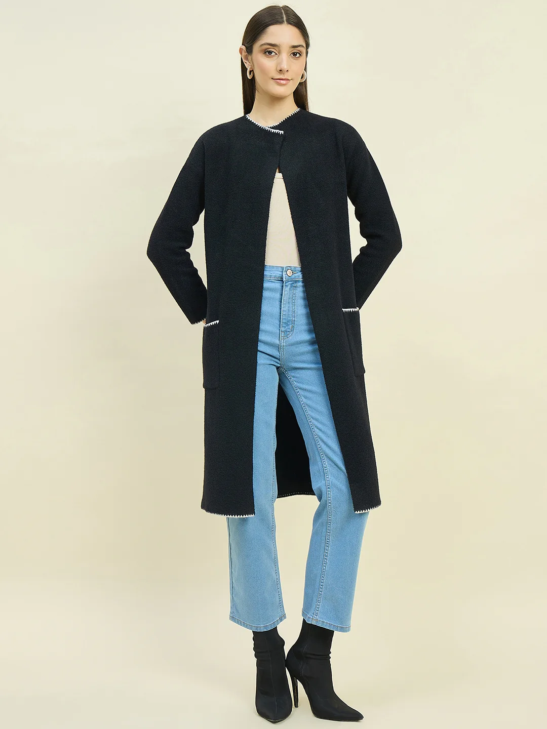 Madame Black Shrug