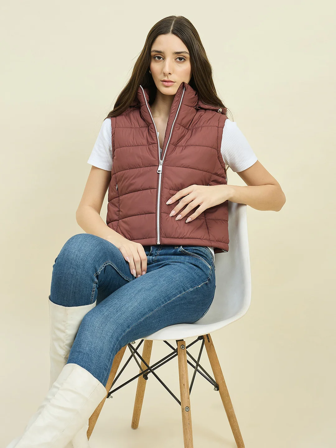 Madame Sleeveless Quilted Jacket with Hood - Image 3
