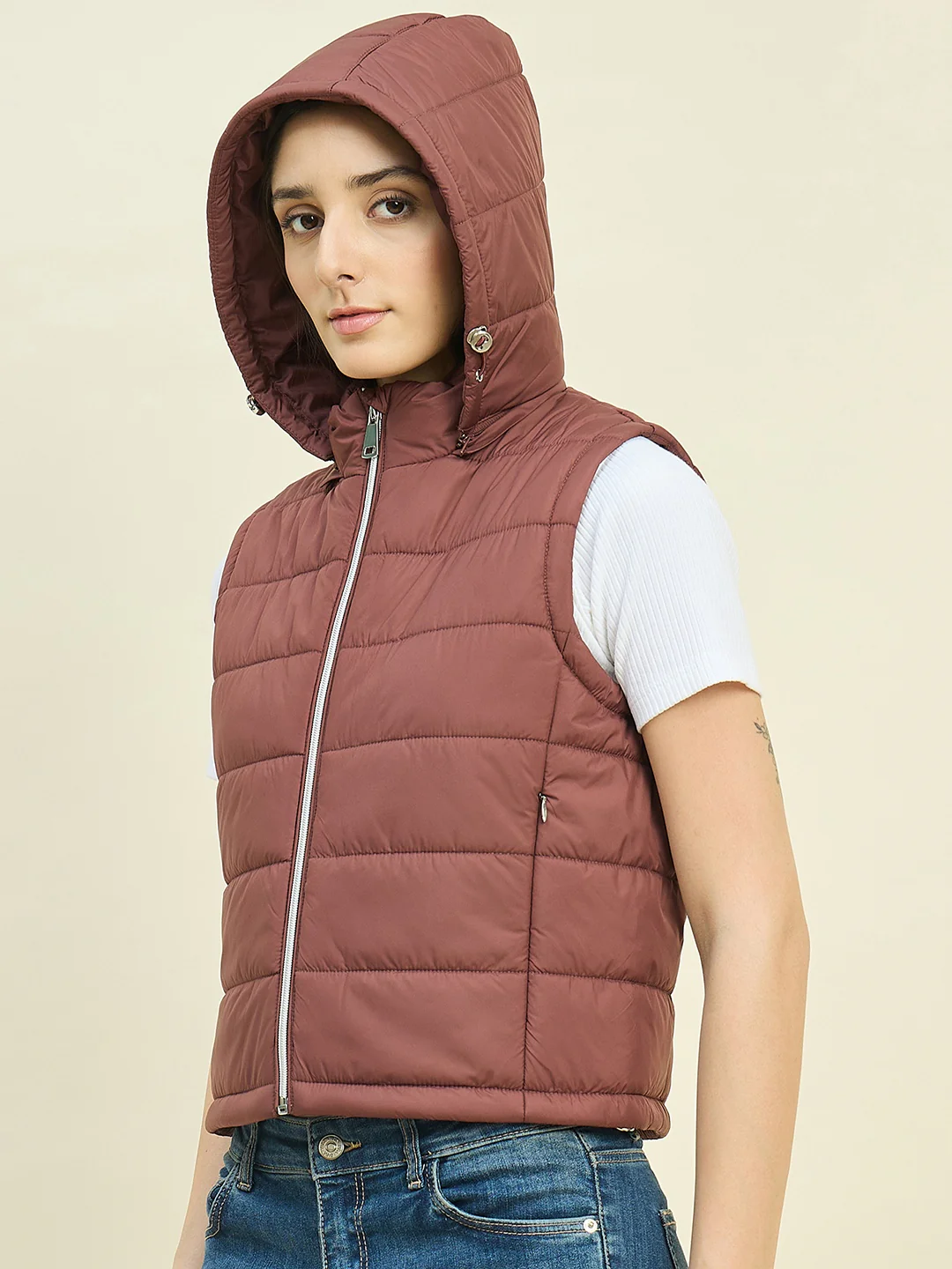 Madame Sleeveless Quilted Jacket with Hood - Image 5