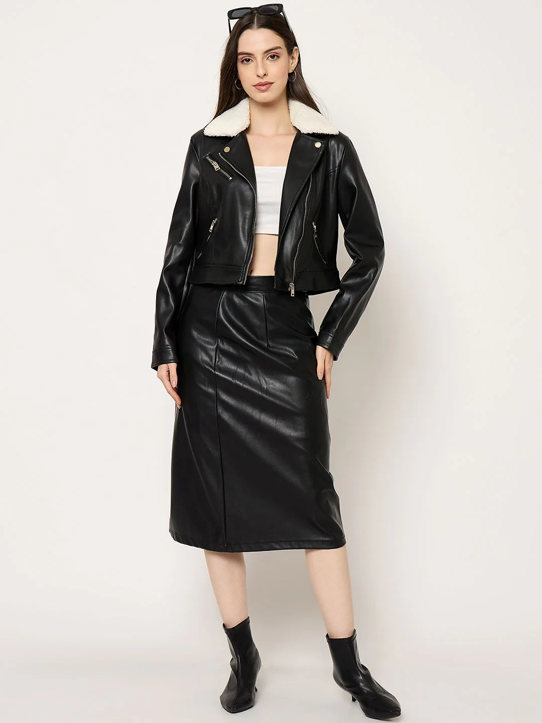 Madame Faux Fur Collar PU Leather Jacket - Image 3