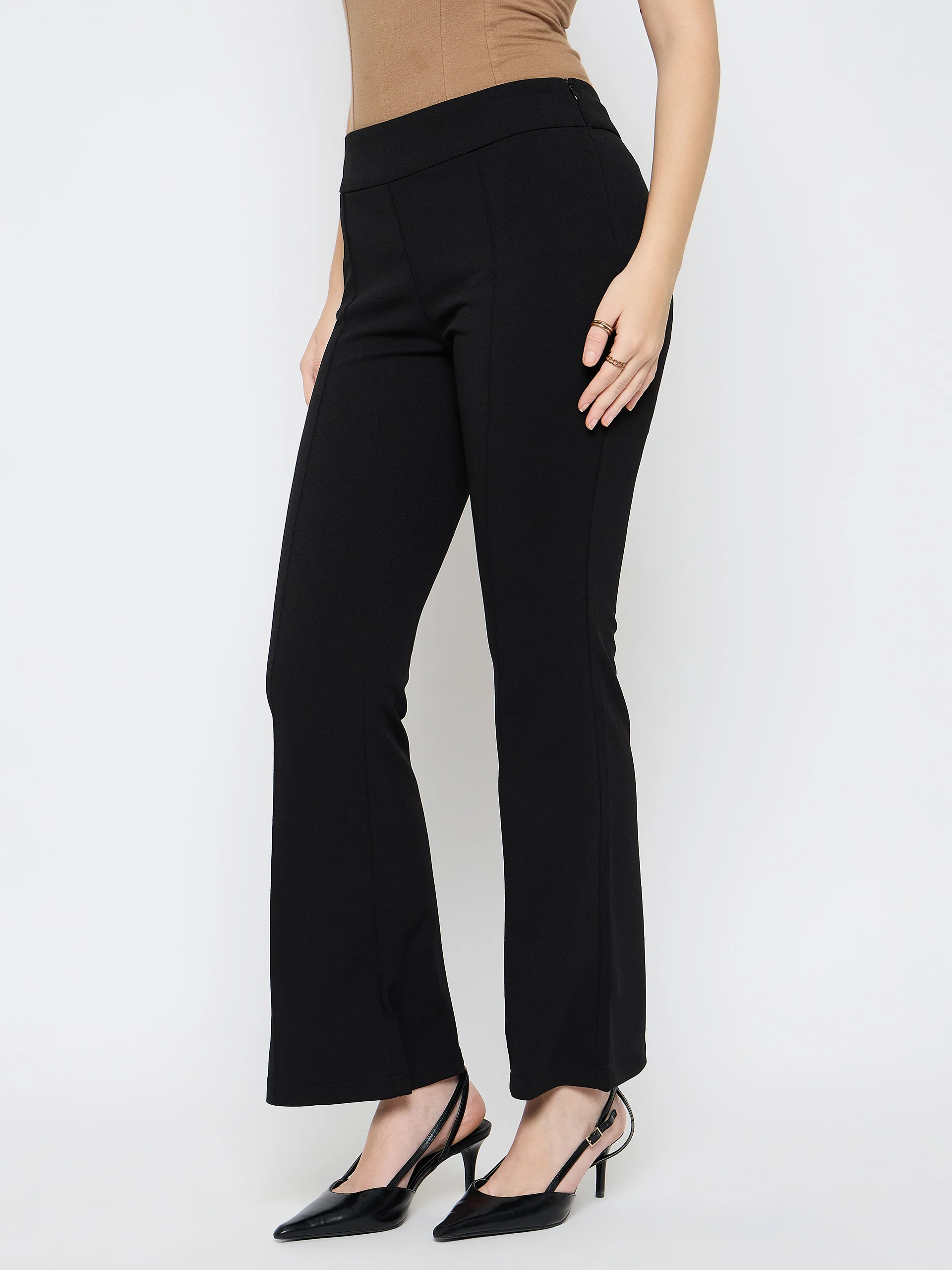Madame Pleat Detailed Solid Black Flared Trousers - Image 4
