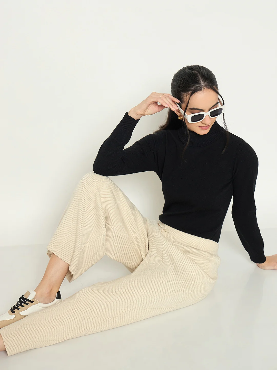Madame Off White Colour Straight Fit Wool Bottoms - Image 2