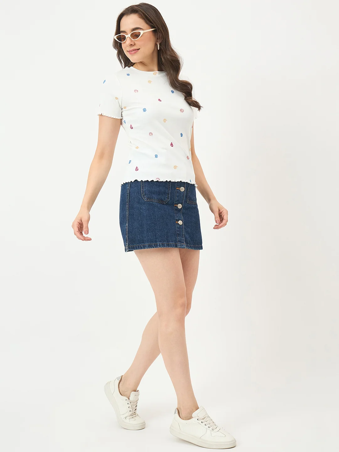 Madame White Stretch Half-Sleeve Top - Image 3