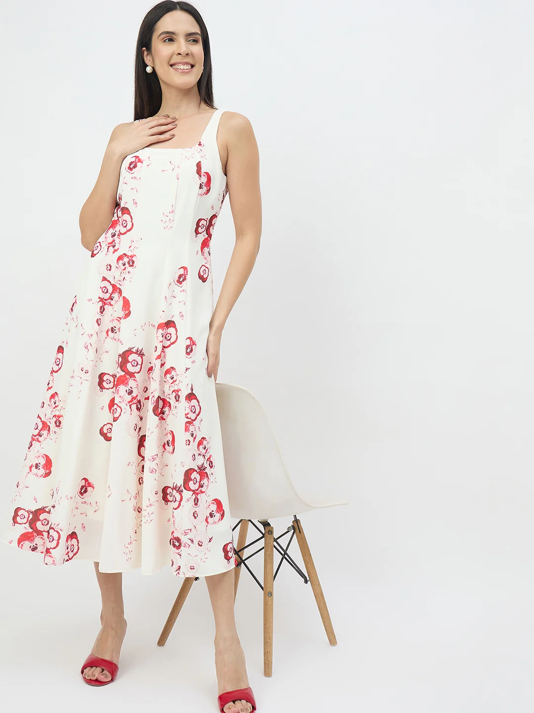 Madame Off-White Stretch Bodycon Dress - Image 2