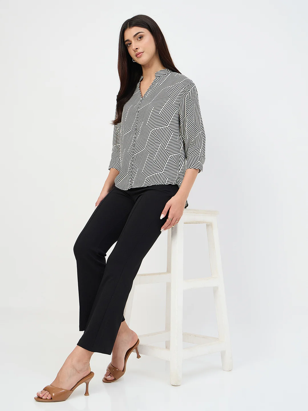 Madame Black Pleated Front Flared Trousers - Image 3