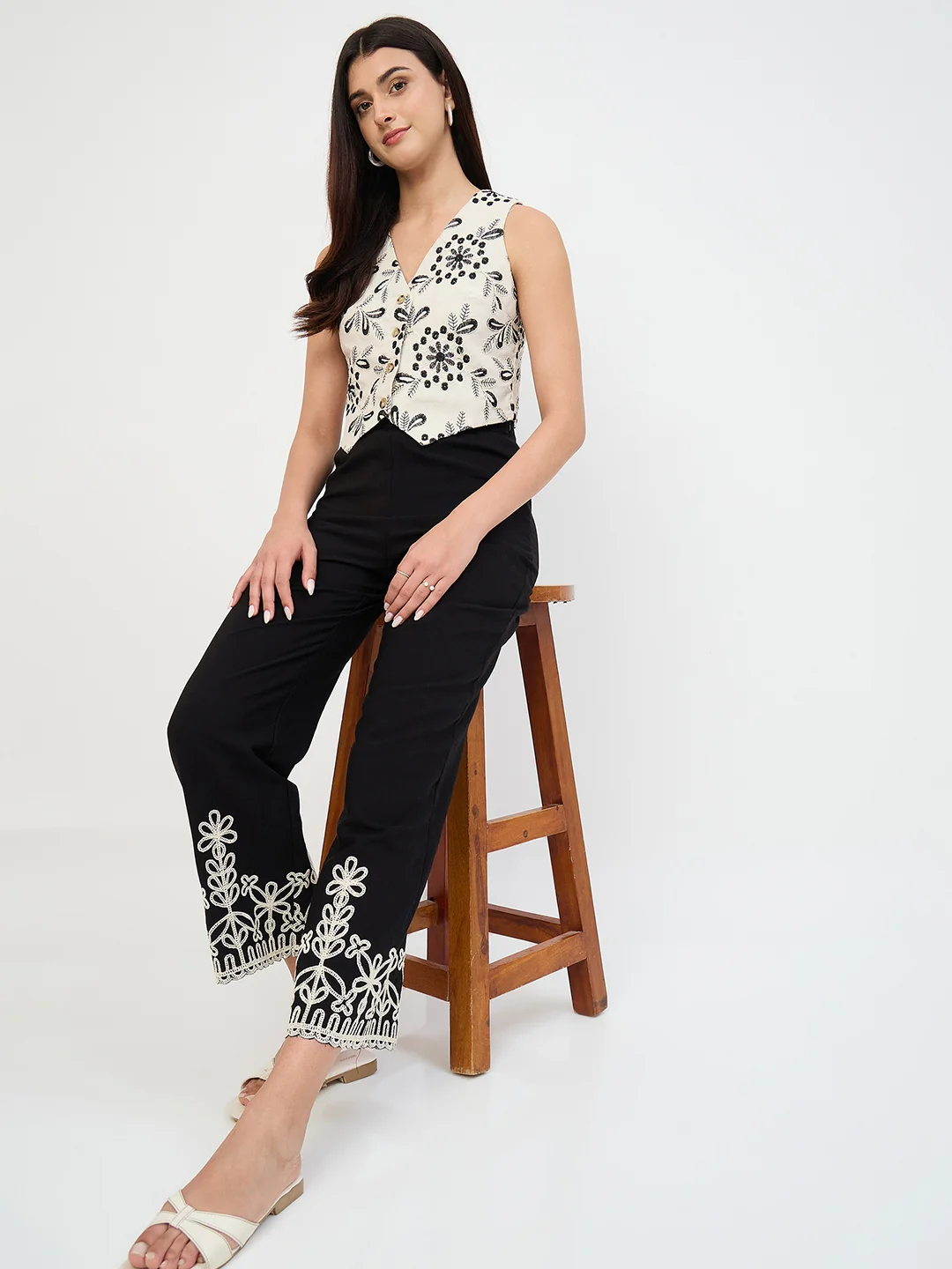 Madame Black Embroidered Cotton-Blend Trousers - Image 3