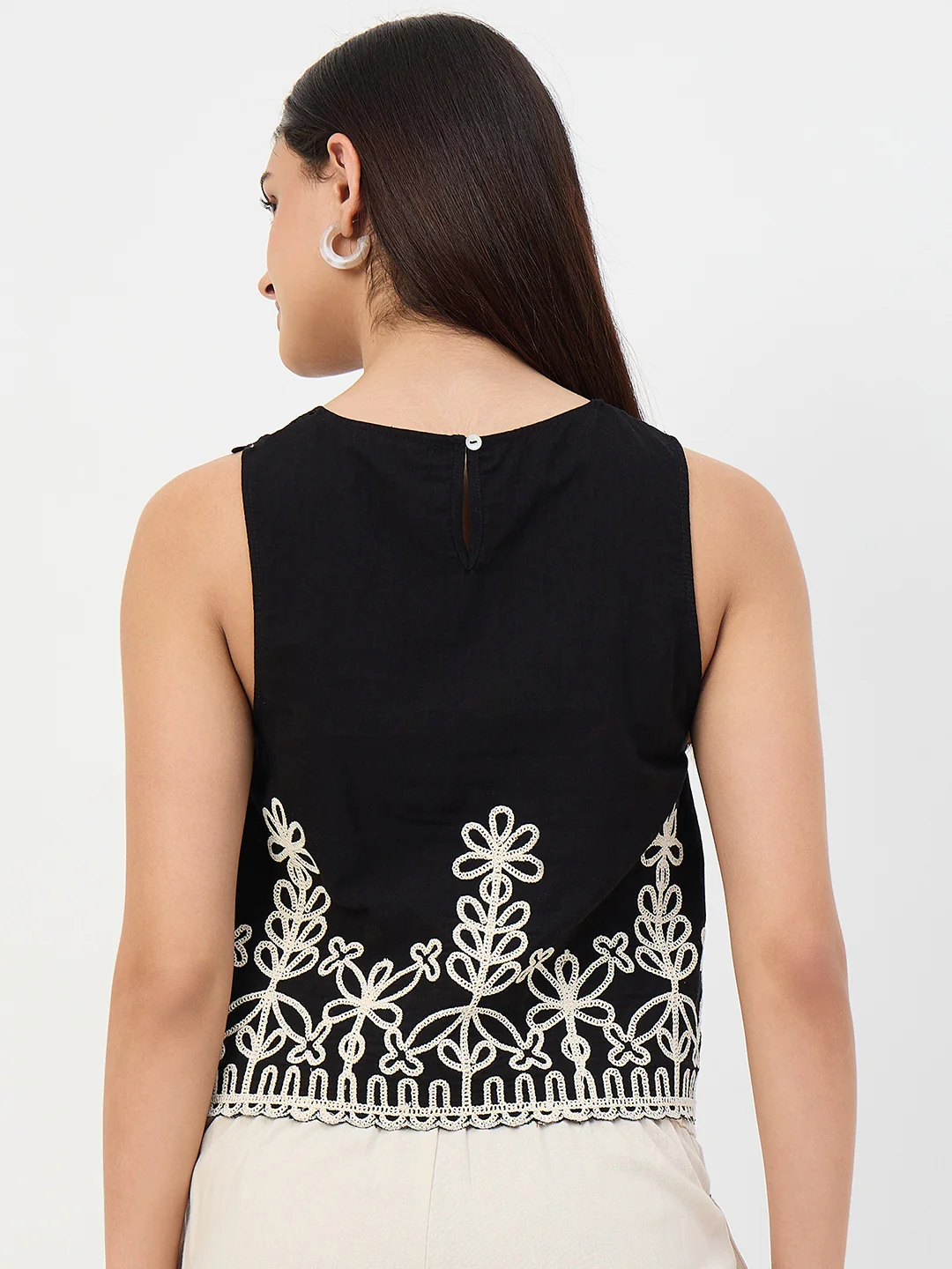 Madame Black Embroidered Cotton-Blend Vest - Image 7